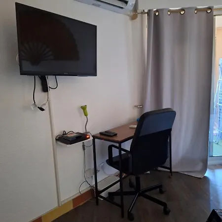 Au Lagon Bleu A Frejus, Garage, Tennis & Piscine 1200 M2 Apartment