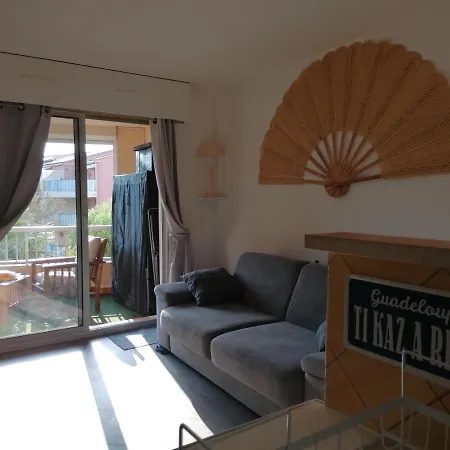Au Lagon Bleu A Frejus, Garage, Tennis & Piscine 1200 M2
