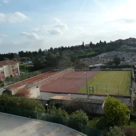 T2 Climatisé Au Lagon Bleu Classé 2 étoiles, Garage Box Ferme, Tennis, Piscine De 1200 M2 Appartement Fréjus
